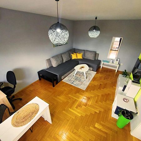 Xo Apartman Sremska Mitrovica Exteriör bild