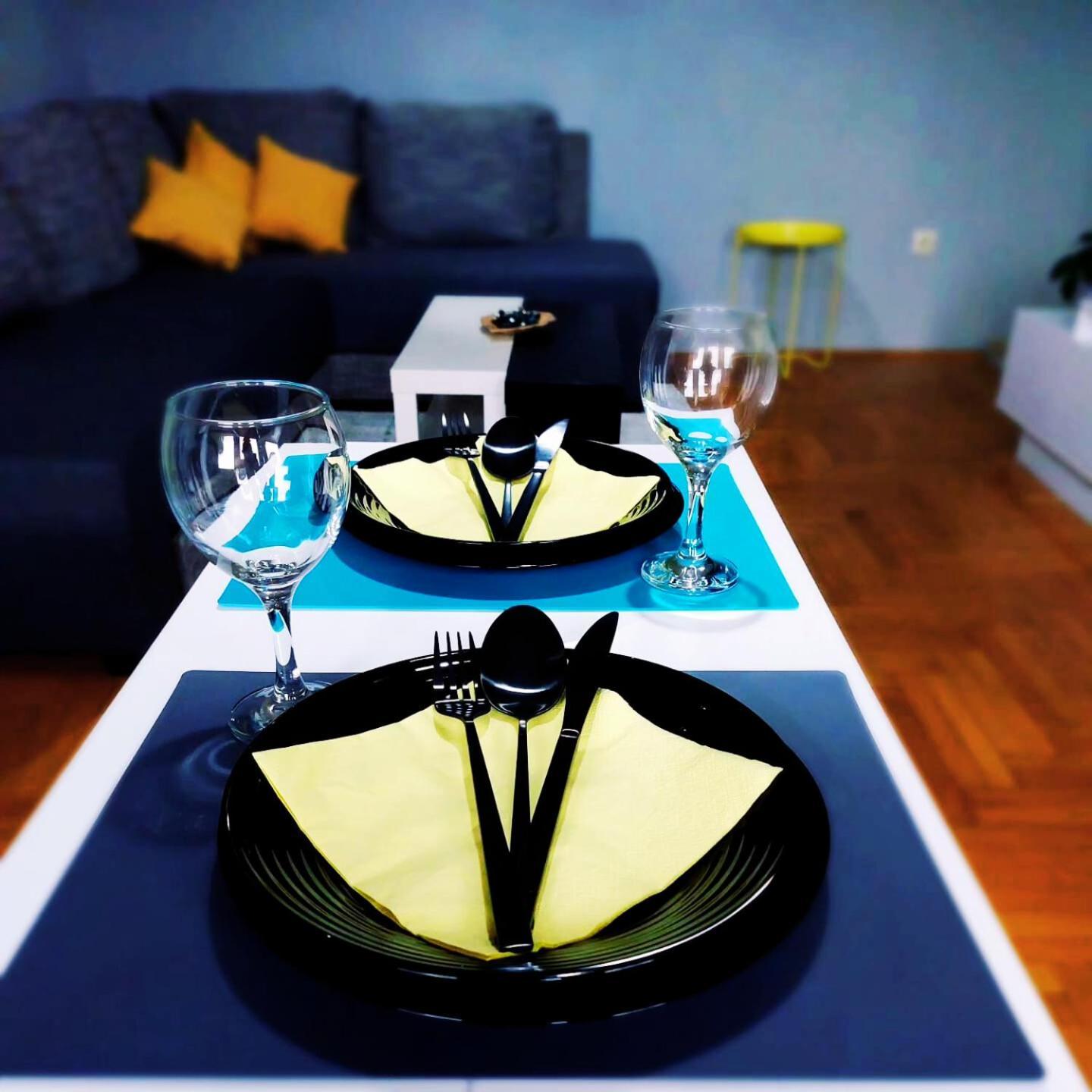 Xo Apartman Sremska Mitrovica Exteriör bild
